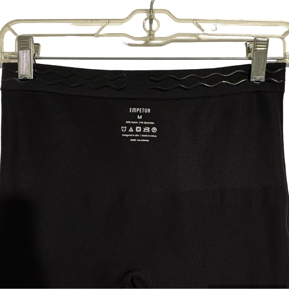 Empetua by Shapermint | All Day Comfort Mid Waist Shaping Capri Size Medium - Picture 6 of 8